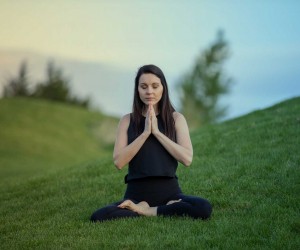 Foto meditierende Frau